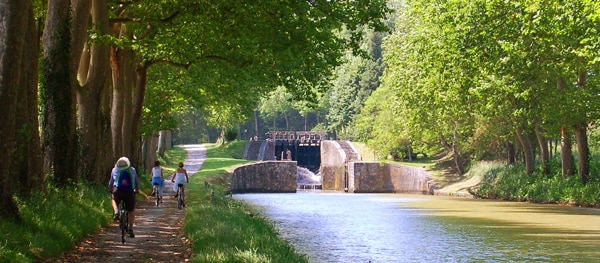Canal du Midi met fietsers