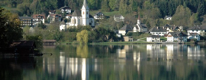 Ossiacher See: warm meer in bergachtig decor