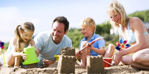 Watergevechten en zandkastelen op de camping