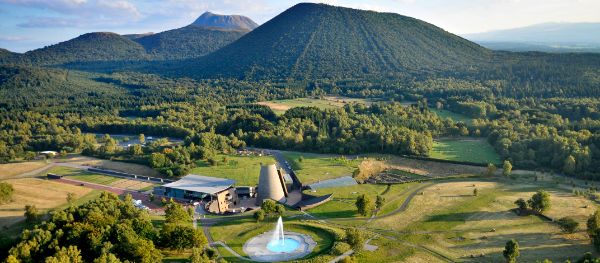 Attractiepark en themapark Vulcania in de Auvergne
