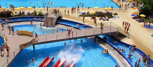 Camping Terme Ptuj dispose d’un superbe parc aquatique avec une piscine olympique