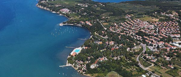 Camping Adria gezien vanuit de lucht