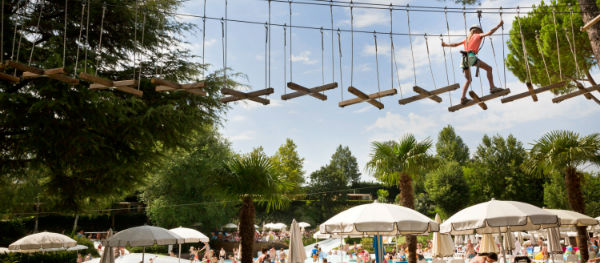 De loopbrug op Altomincio Family Park