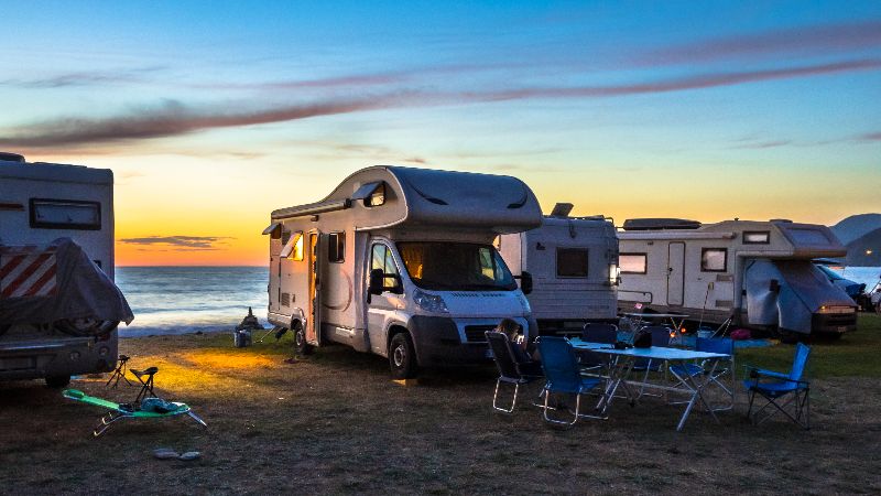 Campers aan zee