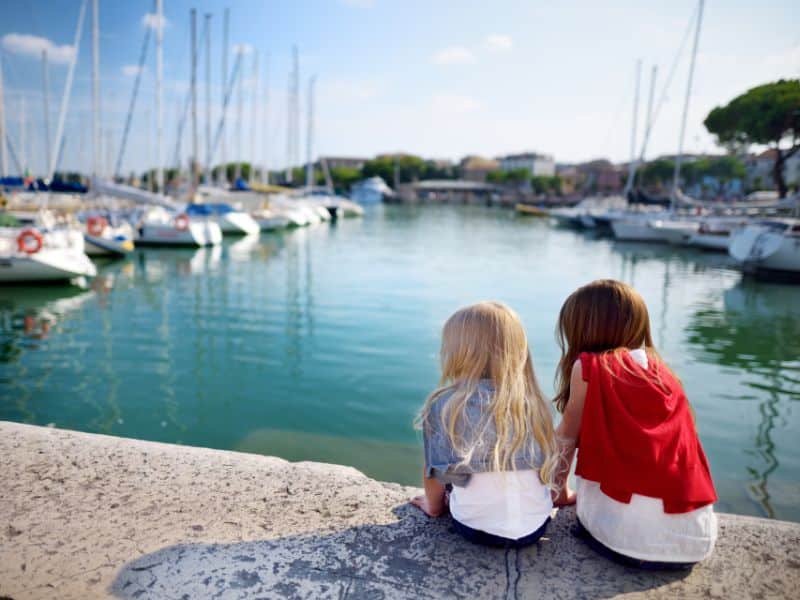 Boot huren met kinderen aan het Gardameer
