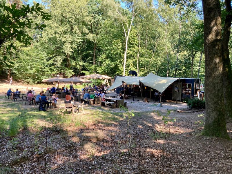 Restaurant WOODZ met bospeeltuin en waterspeelplaats in Velp