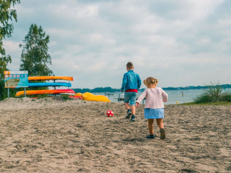 Camping in Nederland aan het strand