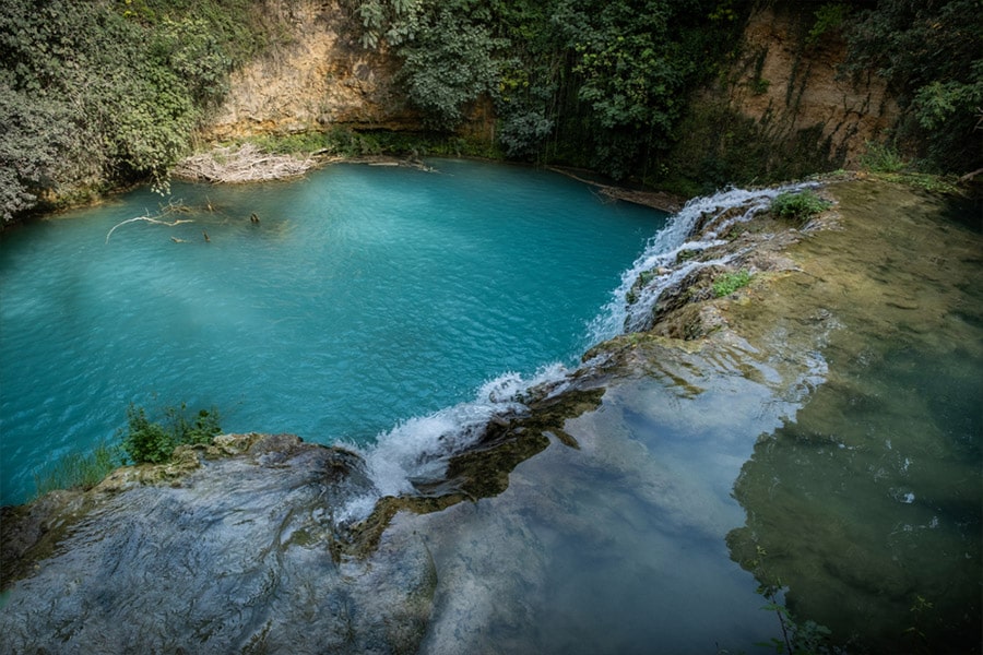 de 15-meter hoge Diborrato-waterval