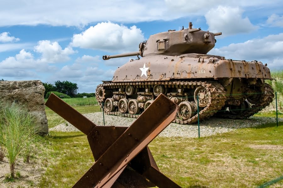 Amerikaanse tank in de duinen