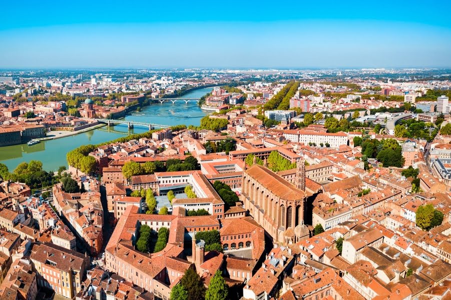 uitzicht op het centrum van Toulouse aan de Garonne