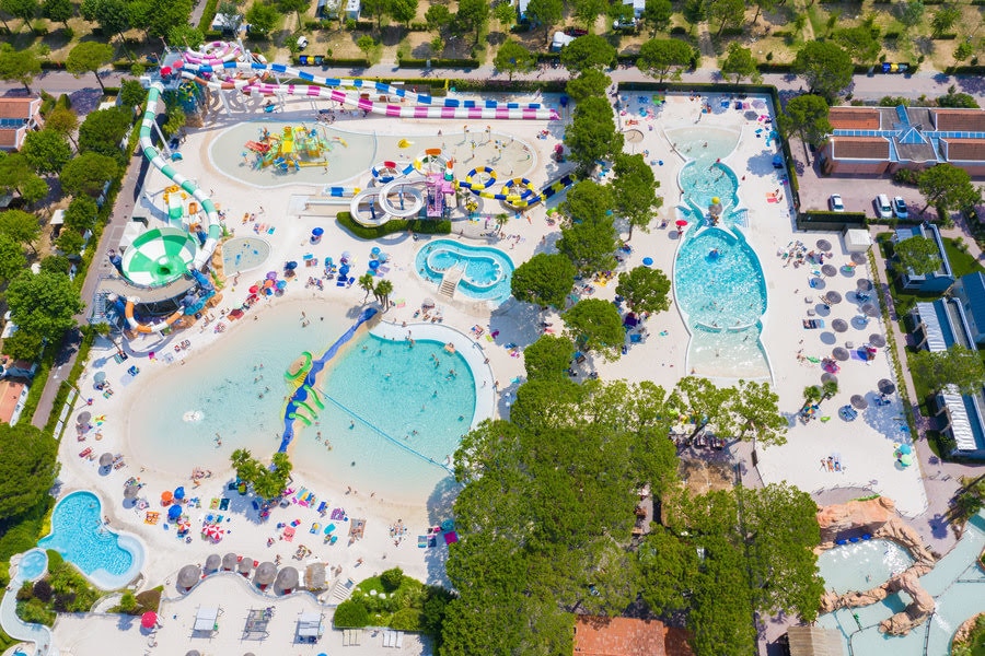 Aqua Park Laguna op Camping Union Lido Mare van boven gezien