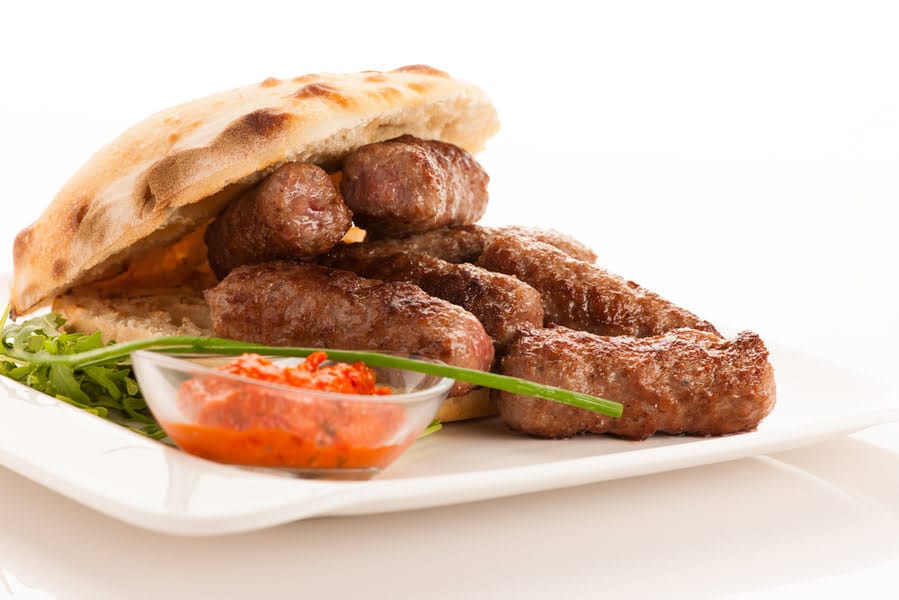 gehaktrolletjes in een broodje